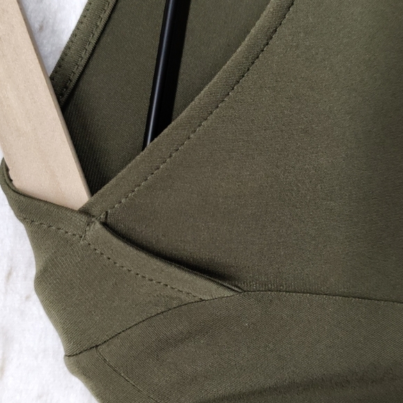 BANANA Republic Olive Green Polyester/Spandex Blouse Size XS - Picture 3 of 11
